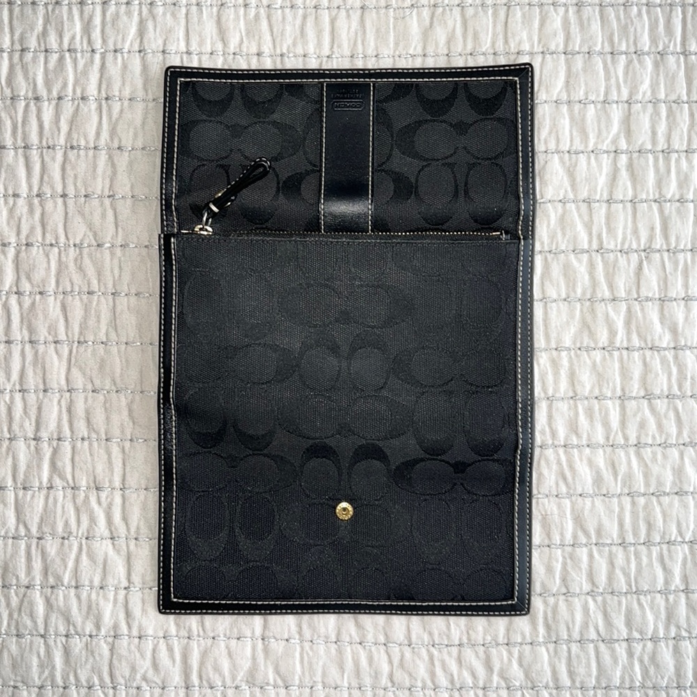 Coach Wallet - Picture 4 of 9